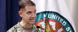 Командующий CENTCOM адмирал Брэд Купер рекомендовал прекратить бомбардировки в районе Ормуза — Reuters