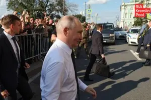 Путин вновь начал демонстративно &laquo;выходить к народу&raquo;. Последнее &laquo;общение&raquo; длилось 40 секунд