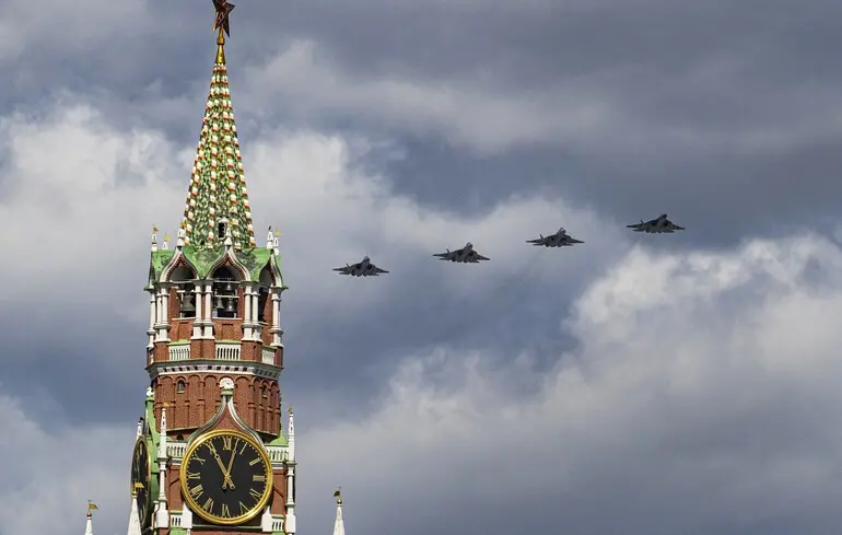 Су-57 на фоне Кремля