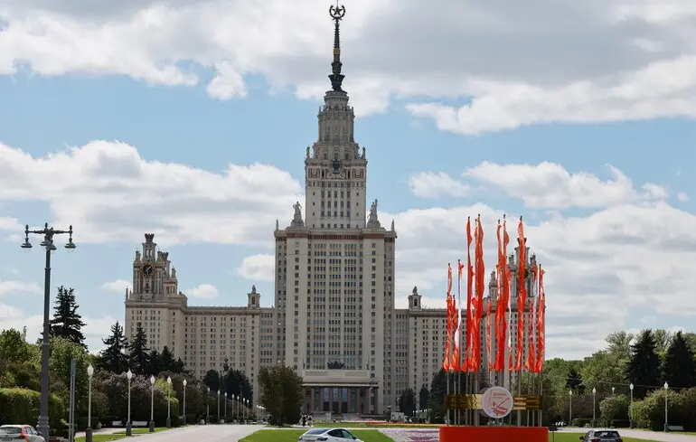 Having It Both Ways: How Russian Universities Back the War Yet Stay in Global Rankings and Keep Their International Ties
