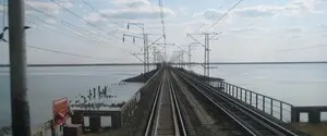 ВСУ нанесли удары по двум железнодорожным мостам и складу морских беспилотных катеров в Крыму 