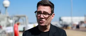 Премьер-министр Великобритании Энди Бернем выступил в поддержку принятия письменной конституции