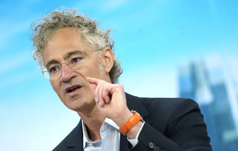 Глава Palantir знову розкритикував ШІ-компанії, але захистив гендиректора Anthropic