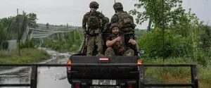 «Ночью по Краматорску и Славянску ездить крайне нежелательно»: россияне бьют по логистике ВСУ дронами на расстоянии до 40 км