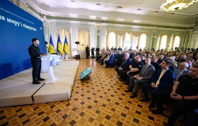 Зеленський доручив дипломатам сформувати зимовий пакет із ракетами та фінансуванням для України