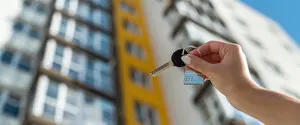 Российские атаки ударили по рынку жилья Киева: цены могут снизиться