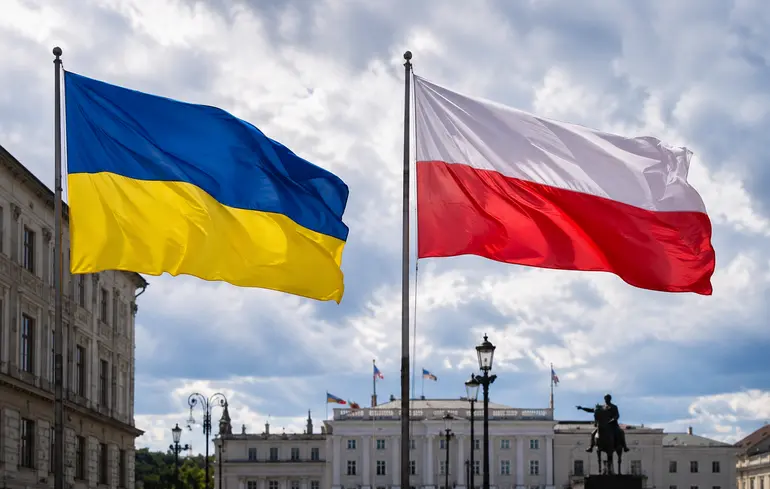 Польська опозиція пропонує депортувати з Польщі безробітних українців призовного віку