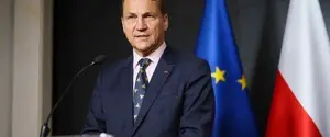 Сикорский: российские ракеты следует сбивать над Украиной, а не над Польшей