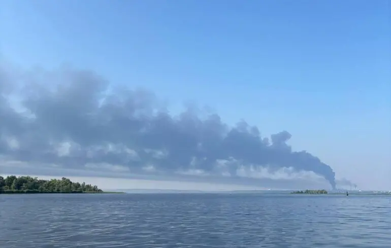 Горять Сизранський та Ільський НПЗ у Росії