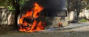 В Днепропетровской области дотла сгорел автобус из-за удара РФ: погиб водитель, есть раненый