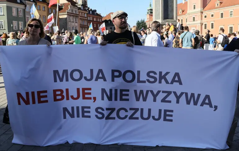 Польща проти ненависті: у 22 містах відбулися акції на підтримку українців