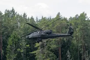 У Техасі розбився військовий гелікоптер Apache: після падіння почалася масштабна пожежа — CNN