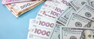 Украинцам разрешили тратить и снимать больше денег за рубежом: новые правила НБУ