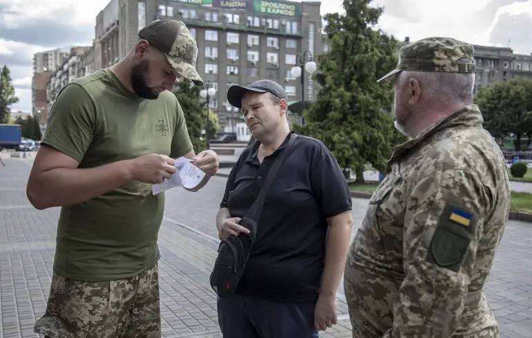 Від «доставки» до громадянина: який код має змінити українську мобілізацію