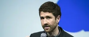 Прибыль для компаний, риски — для людей: эксперт призвал остановить неконтролируемую гонку ИИ