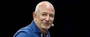 Основатель Amazon Безос стал совладельцем 