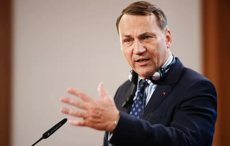 «Європейський легіон» із ветеранами України: Сікорський запропонував нову модель оборони ЄС