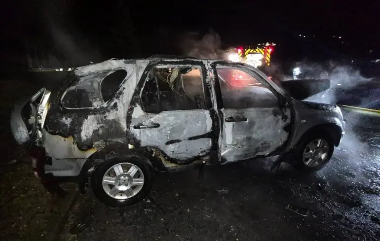 У центрі Сум дрон влучив в автомобіль: є загиблий та поранена 