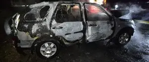 В центре Сум дрон попал в автомобиль: есть погибший и раненая