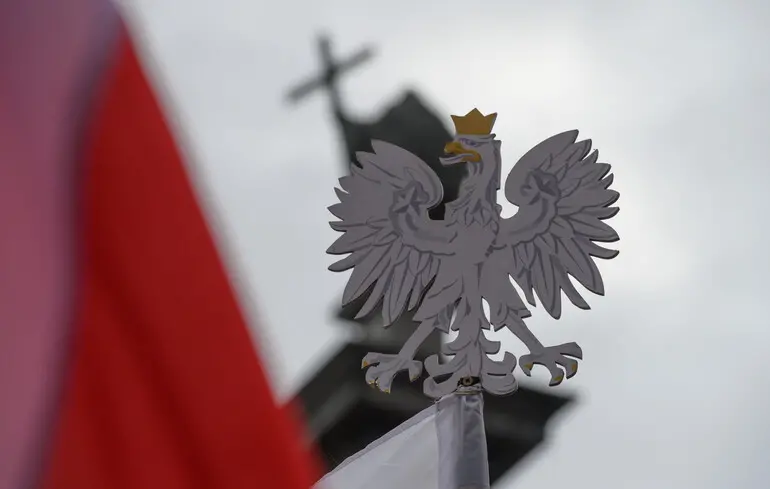 У Польщі чоловік та жінка напали на дітей через українську мову