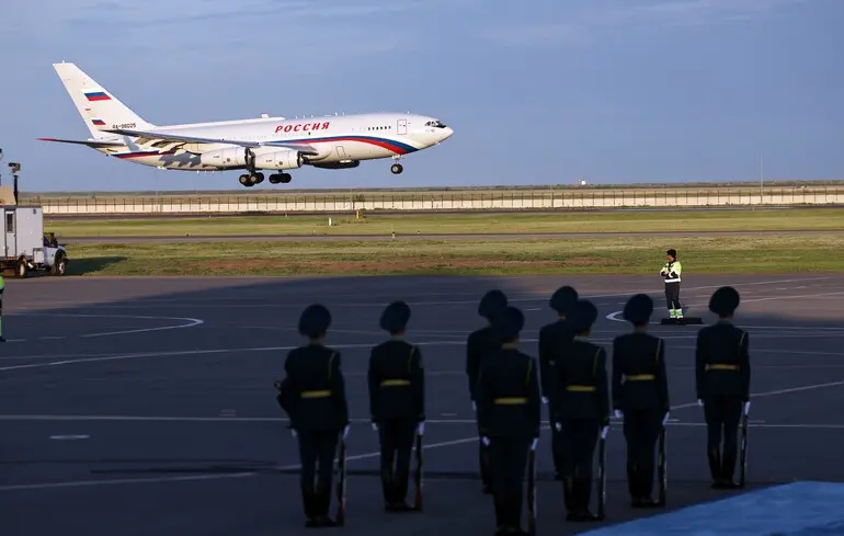У Росії хочуть послабити вимоги до авіапалива: це загрожує відмовою двигунів у польоті — СЗР