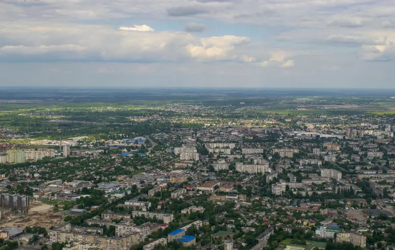 Війська РФ завдали удару по будівництву логістичних складів біля Житомира: є поранений