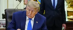 Трамп может объявить чрезвычайное положение для усиления контроля над промежуточными выборами в США — The Guardian