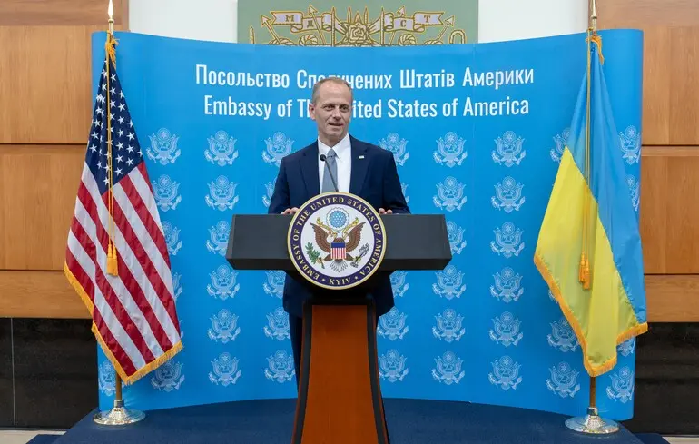Новий тимчасовий повірений США прибув до Києва та розпочав роботу