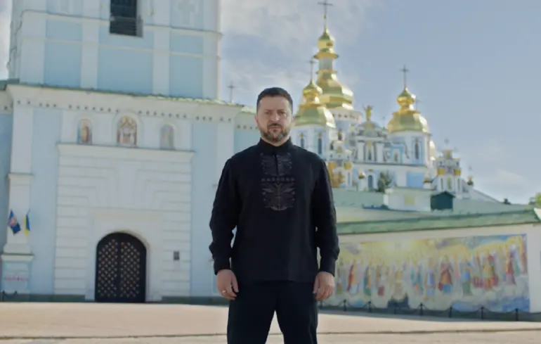 Наш ОПК 24/7 укрепляет Независимость, а «Фламинго» должны «зимовать» в России — Зеленский к Дню Независимости
