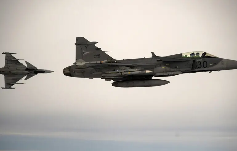 В Угорщині зазнав аварії винищувач Gripen: пілот встиг катапультуватися