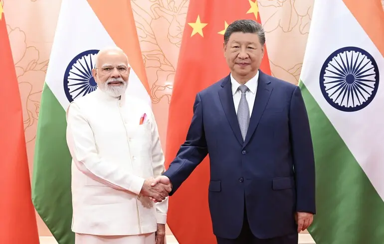 Сі Цзіньпін відвідає Індію для участі у саміті BRICS — Reuters