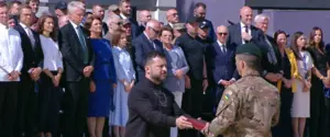 Зеленский присвоил звание Героя Украины 17 защитникам и деятелям: список