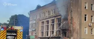 Россияне дважды нанесли удары по центру города в Черниговской области: 12 раненых, среди них — дети