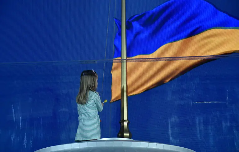 У Києві на залізничному вокзалі відкрили інтерактивний проєкт 