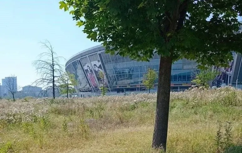 У Донецьку опублікували нові фото занедбаної "Донбас Арени"