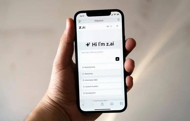 Китайская компания Z.ai представила Ox Alpha: модель уже обогнала DeepSeek по популярности
