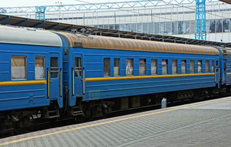В Україні через обстріли РФ масово затримуються потяги, деякі — на 17 годин