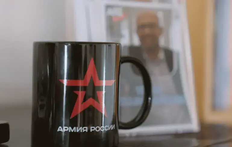 Політик проросійської АдН попався з символікою армії РФ та намагався заборонити публікацію репортажу