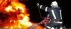 В Житомирской области повреждены предприятия и склады: ГСЧС опубликовала кадры ликвидации атаки