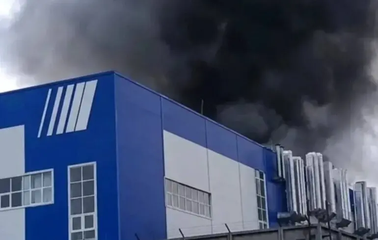 У Пермі в районі оборонного заводу «Протон-ПМ», що виробляє ракетні двигуни, спалахнула пожежа
