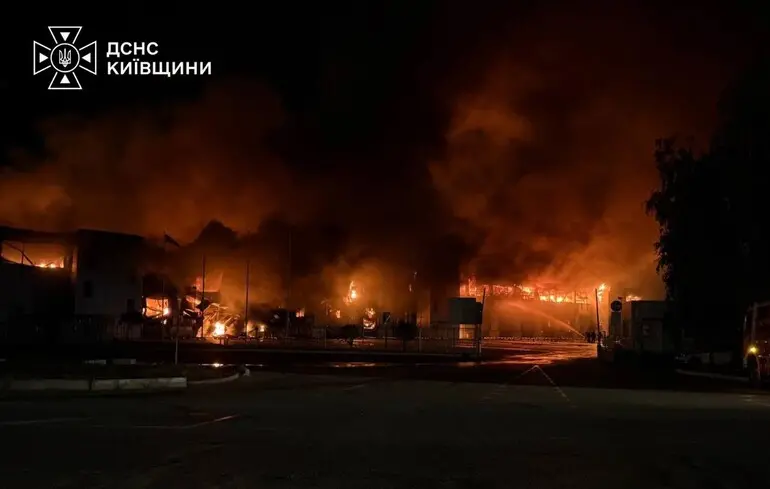 Уночі РФ демонстративно атакувала аеропорти у Києві та Борисполі — Зеленський