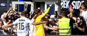 Воротар і син легендарного футболіста забив два голи у матчі чемпіонату Нідерландів