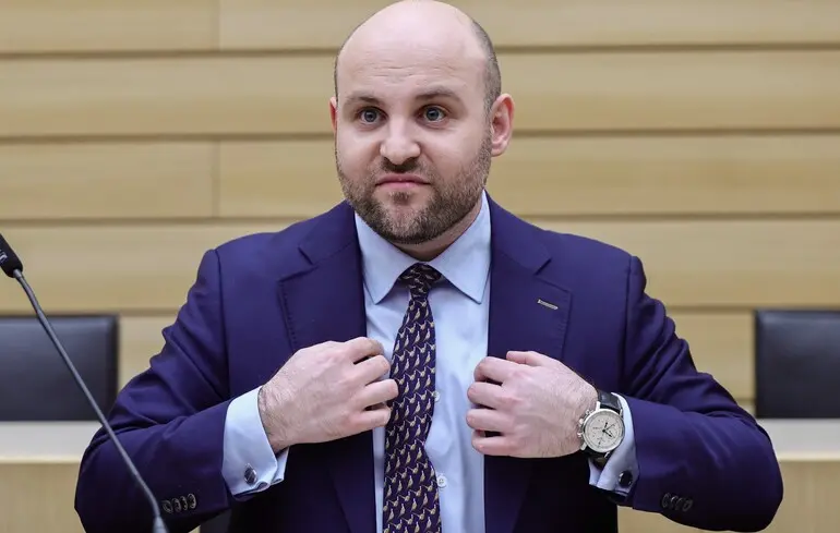 Високопосадовець AfD зустрівся з керівником "Газпрому" та соратником Путіна