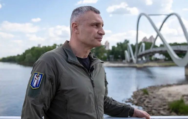 Кличко розповів, як змінився режим руху через Дніпро та робота метро під час тривог