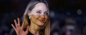 Анджелина Джоли с сыном посетила боксерский клуб в Харькове