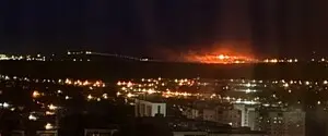 Более 15 атак дронов: в Саратове после взрывов горит стратегический НПЗ «Роснефти»