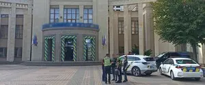 Посвящение под «шахедами»: киевский вуз не отменил мероприятие на открытом воздухе во время атаки дронов