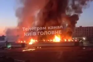 У Білій Церкві після атаки РФ спалахнула пожежа на підприємстві