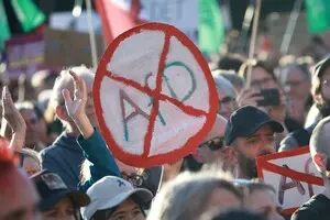 У Німеччині десятки тисяч людей вийшли на протести проти ультраправої АдН 