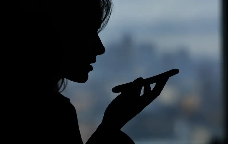 ШІ навчився точно відтворювати місцеві акценти: вчені попередили про нові схеми шахрайства